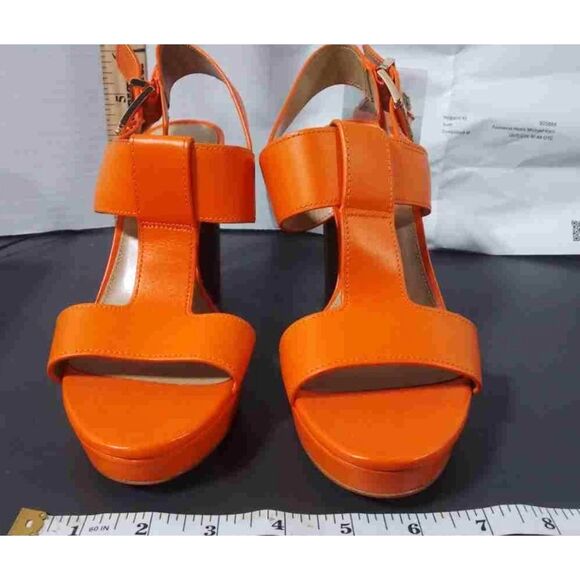Michael Kors Shoes - EUC Michael Kors Orange Becker T-Strap Platform Block Heel Sandals Women's 8M